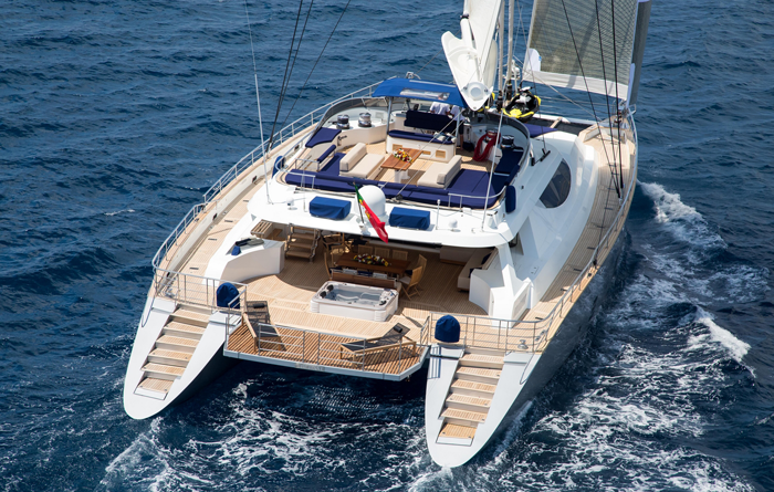 Catamaran Hutiane for charter with Ocean5