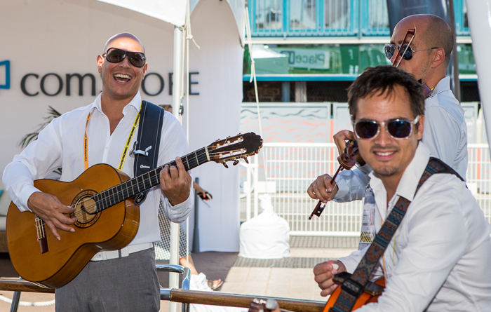 Live music on yachts with Ocean5