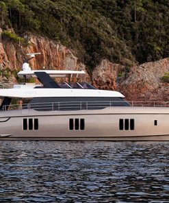 Charter yacht Otoctone with Ocean5