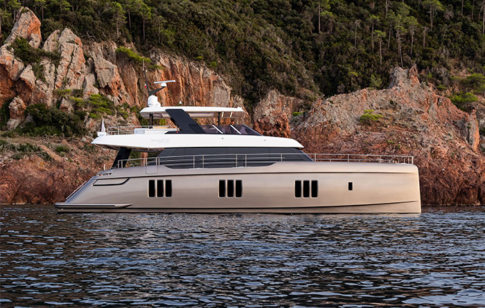 Charter yacht Otoctone with Ocean5