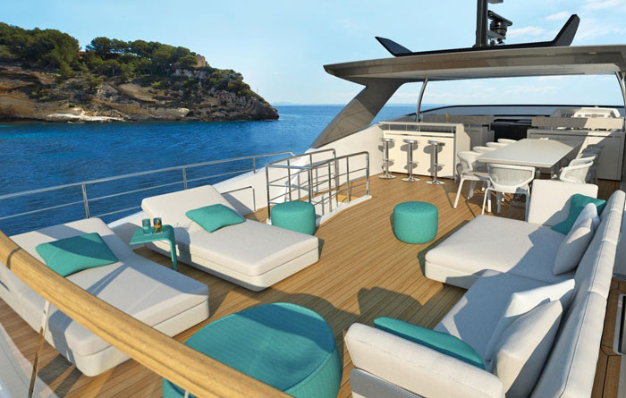 Wide open sundeck with yacht Sabbarical